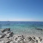 Sea Ya - Two Apartments House With Heated Pool - 150M From Beach