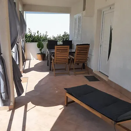Sea Ya - Two Apartments House With Heated Pool - 150M From Beach Апартаменты *